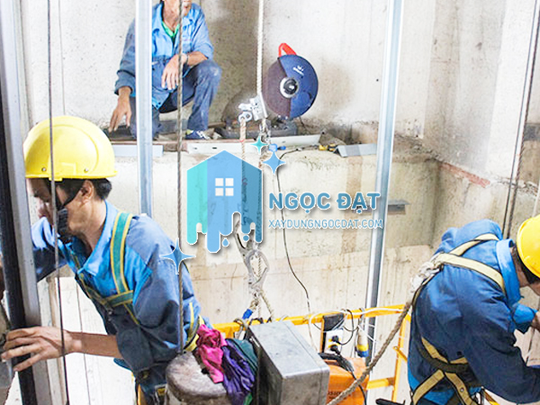 Thợ sửa thang tải hàng Bình Dương