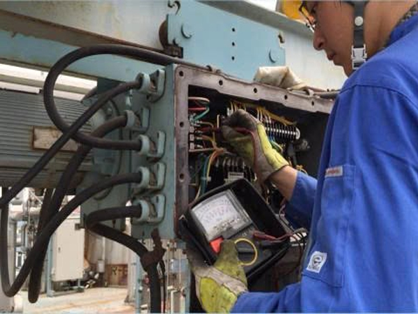 Thợ sửa contactor cầu trục không hút tại TPHCM